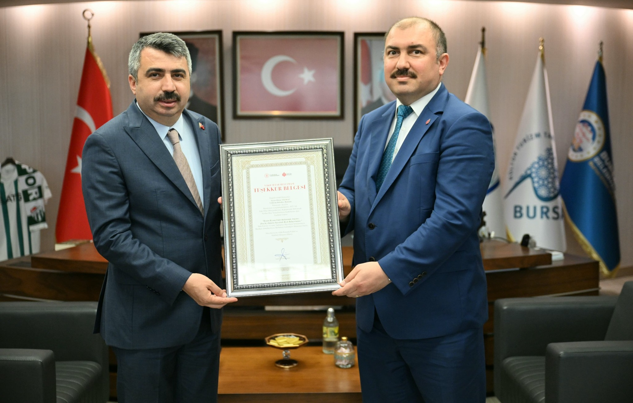 Bursa Vakıflar Bölge Müdürü Yıldız’dan Yıldırım Belediye Başkanı Yılmaz’a nezaket ziyareti
