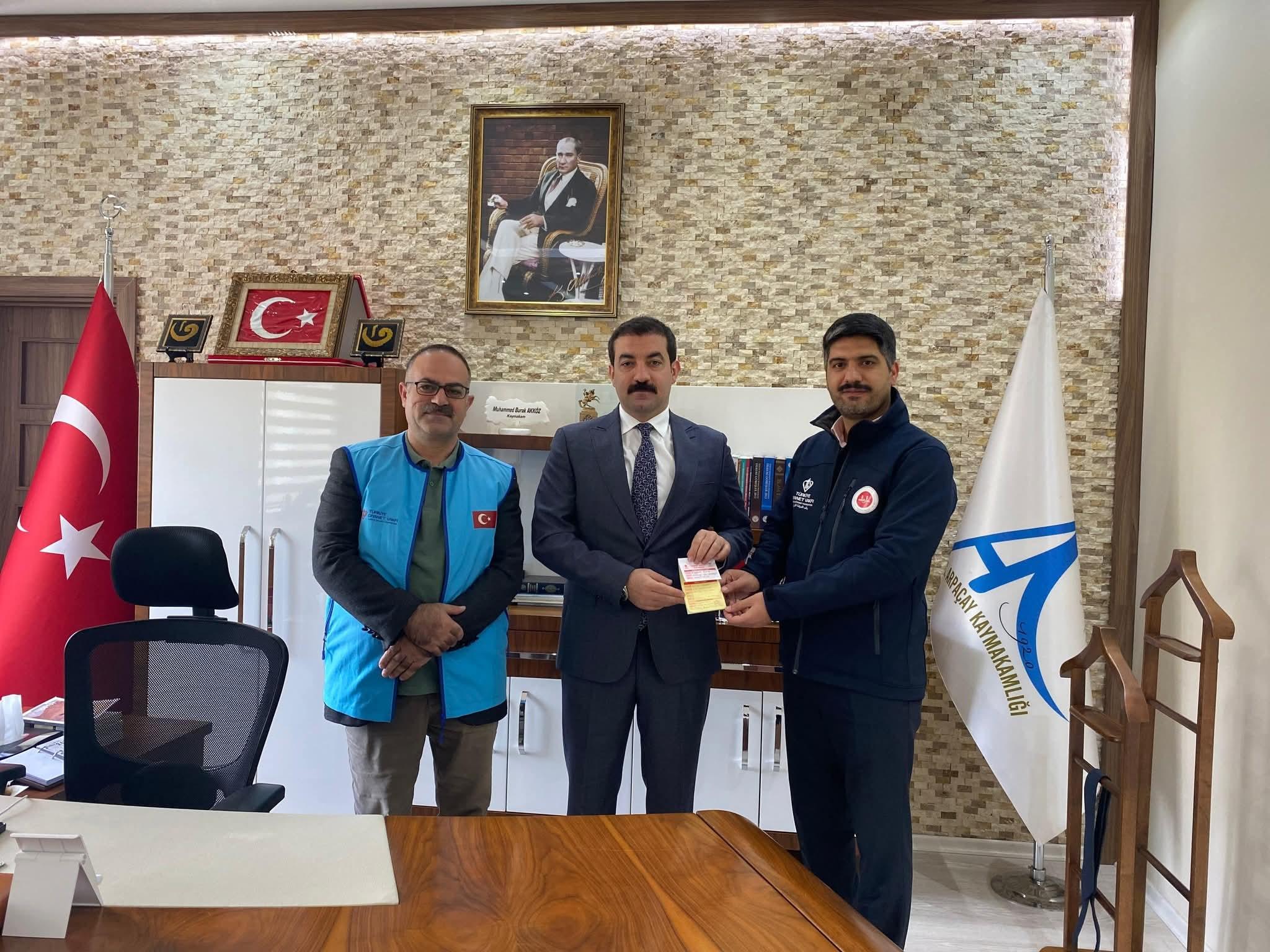 Kaymakam Akköz, vekaleten kurban bağışında bulundu