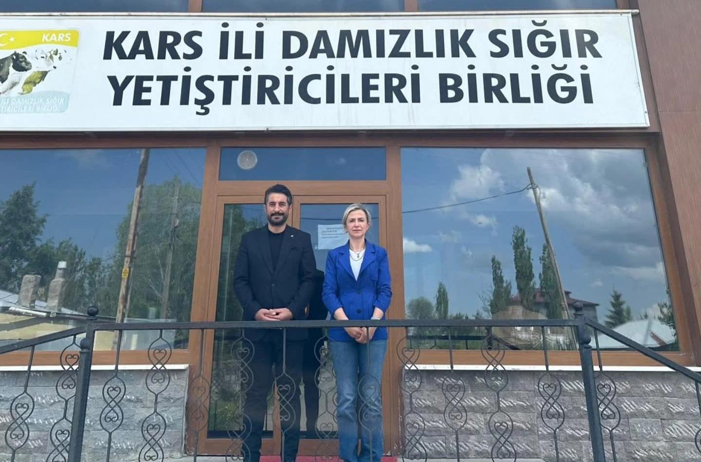 Kars Damızlık Sığır Yetiştiricileri Birliği, Kızılay’a vekalet bağışıyla örnek oldu