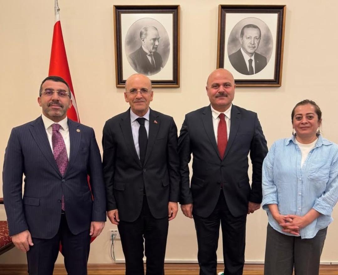 Kars Milletvekili Adem Çalkın, Hazine ve Maliye Bakanı Mehmet Şimşek'i ziyaret etti