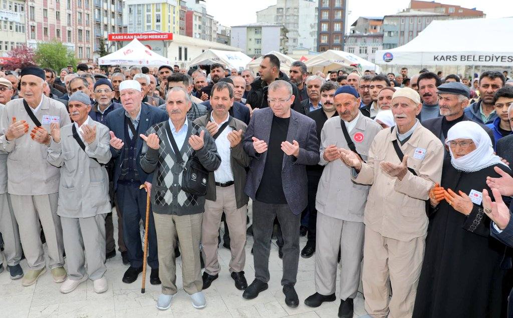 Hacı adayları Kars'tan "Harem-i Şerife" dualarla uğurlandı
