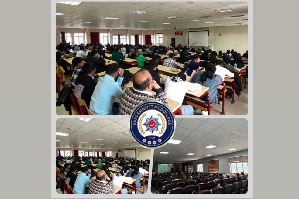 Kars Emniyeti’nden üniversite öğrencilerine uyuşturucuyla mücadele eğitimi