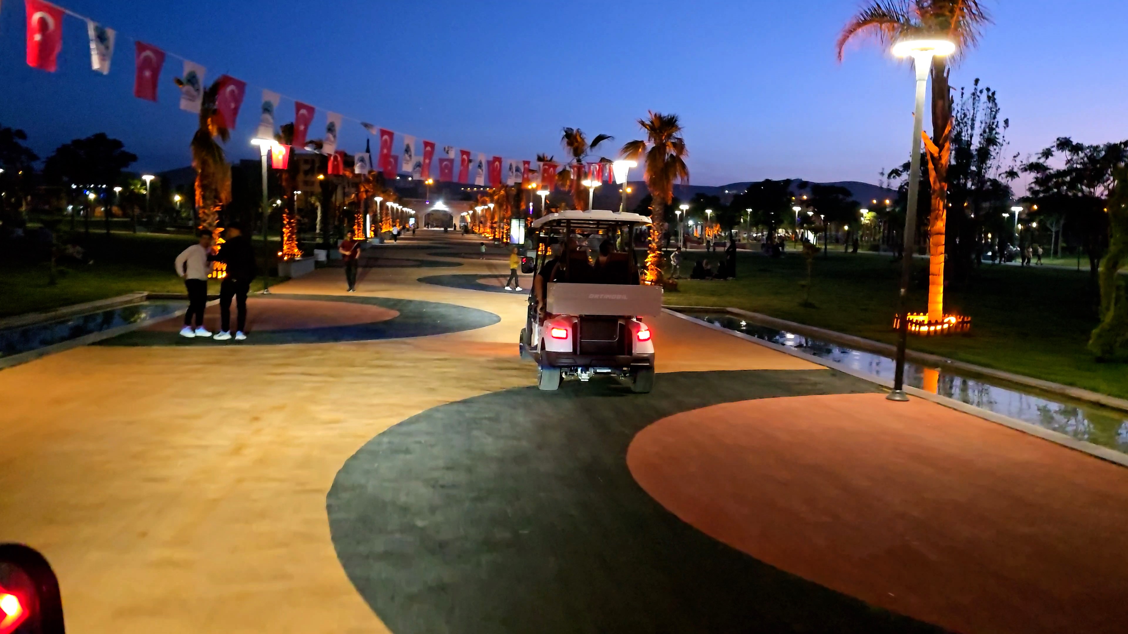 Eyyübiye Millet Bahçesi'nde golf araçları hizmete sunuldu