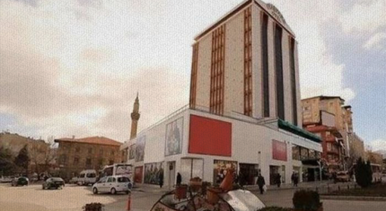 Yıkılacak olan Otel Isparta binası boşaltılıyor