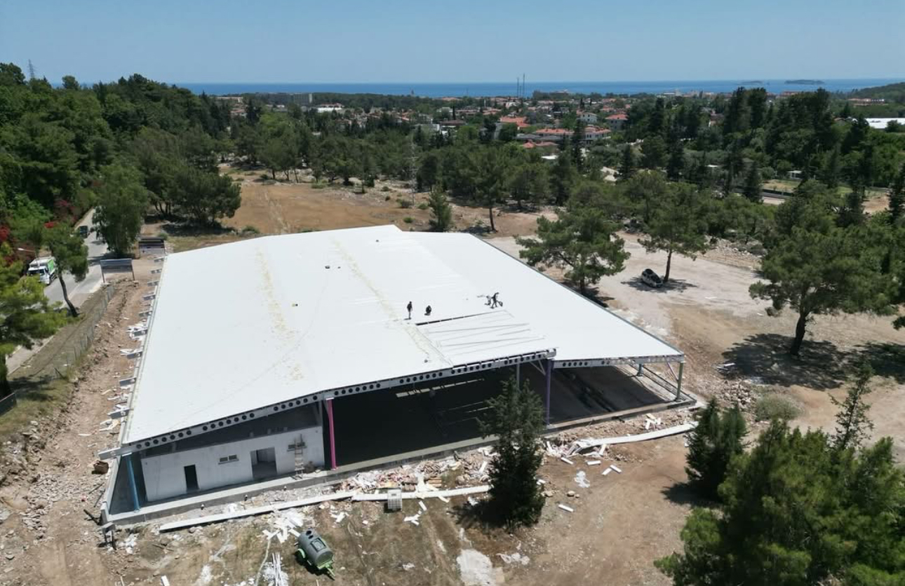 Tekirova kapalı pazar yerinde çalışmalar sürüyor