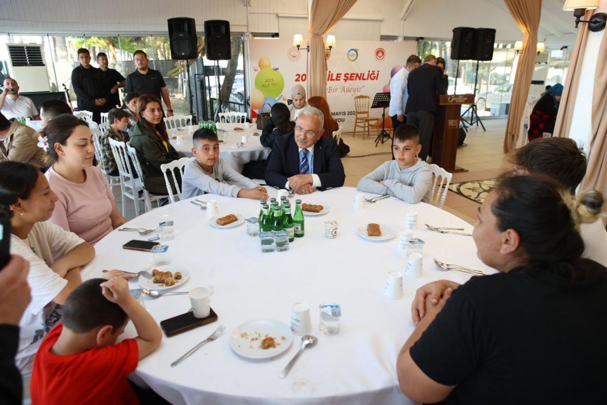 Ordu Büyükşehir'den anlamlı şenlik