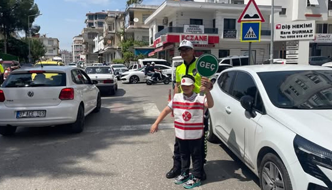 Antalya’da miniklere trafik bilinci aşılandı
