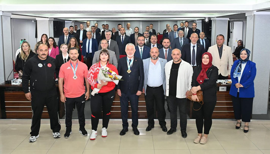 Başkan Başdeğirmen: Fatmagül’ün başarısı Isparta’mızın gururu