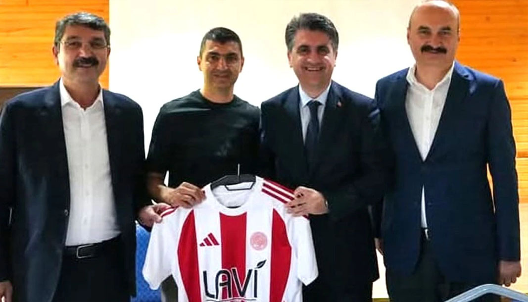 Vali Aydın’a Petrolspor’dan “72” numara jest