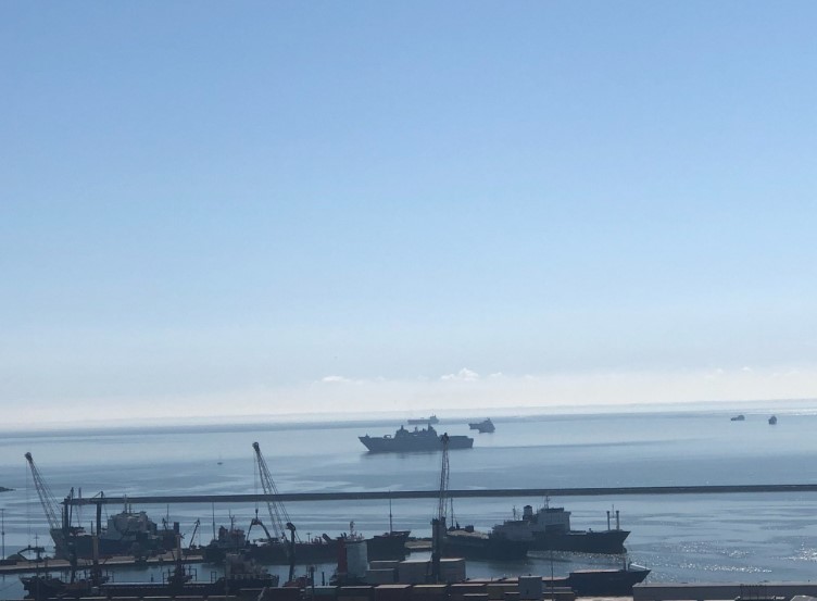 Kocaeli Kandıra’da kargo gemisi karaya oturdu