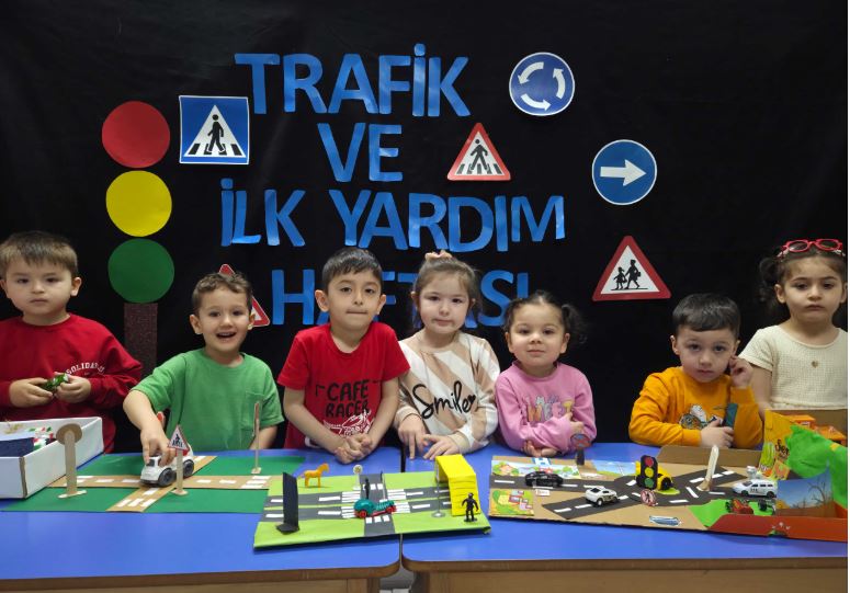 Kocaeli'de çocuklar trafik kurallarını eğlenerek öğrendiler