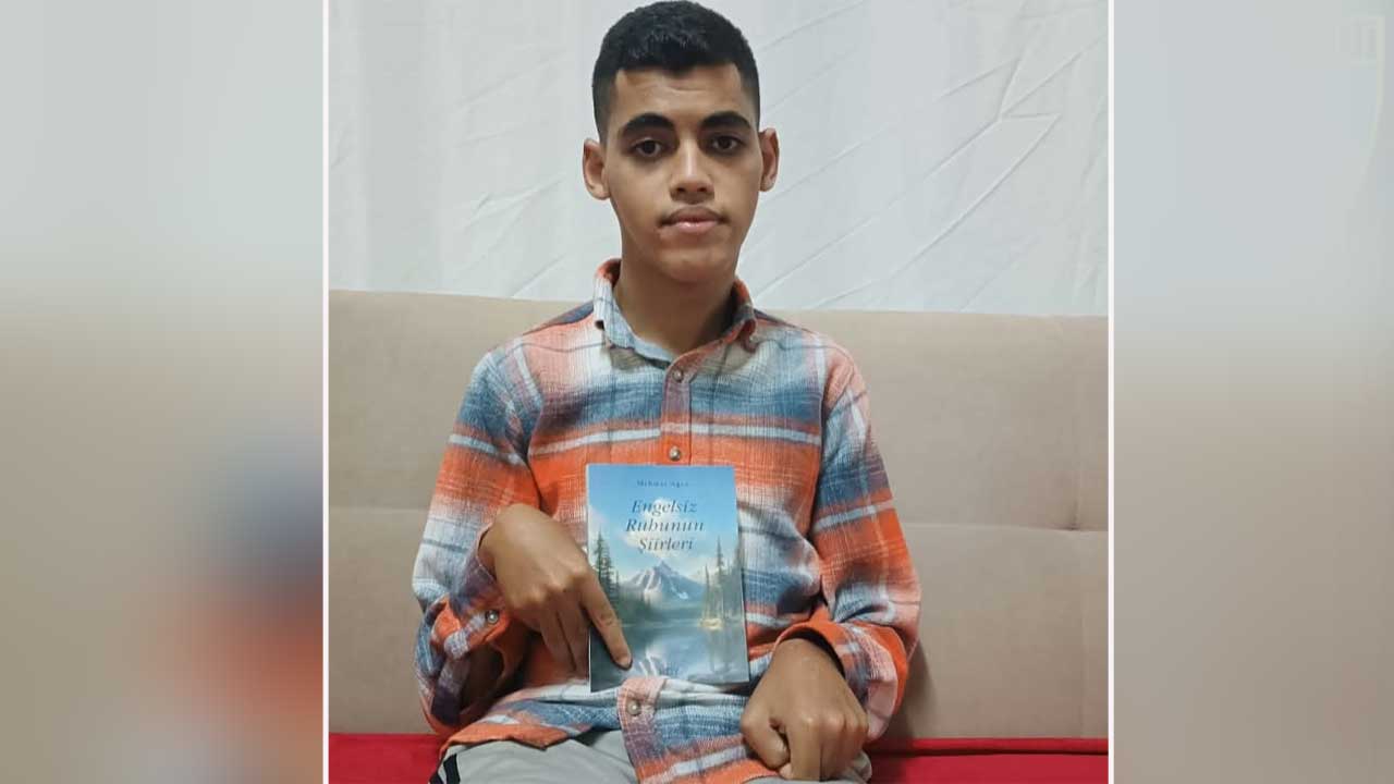 Genç şair Mehmet Ağca'nın ilham veren  “Engelsiz Ruhunun Şiirleri” raflardaki yerini aldı