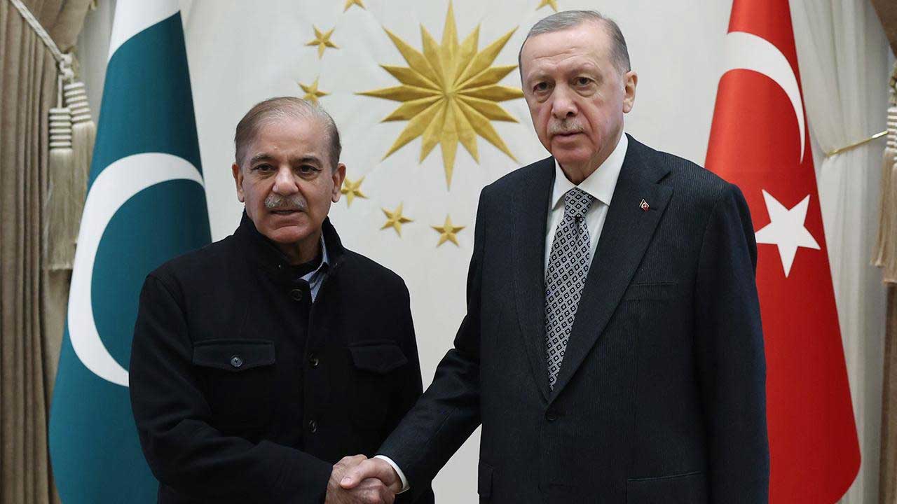 Cumhurbaşkanı Erdoğan'dan Şerif'e kardeşlik mesajı: "Pakistan-Türkiye dostluğu daim olsun"