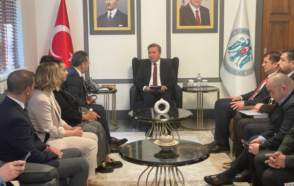 TİMBİR'den Erzincan Valisi Doç. Dr. Aydoğdu’ya ziyaret: "Burada ötekileştirme kültürü yok"