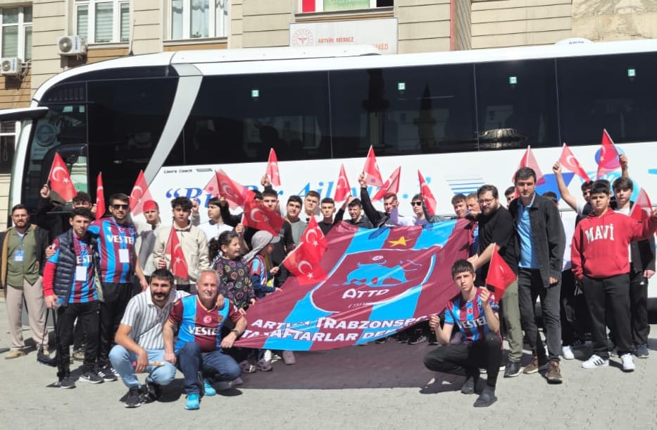 Tarihe yolculuk: Artvinli öğrenciler Anıtkabir ve Çanakkale yolunda