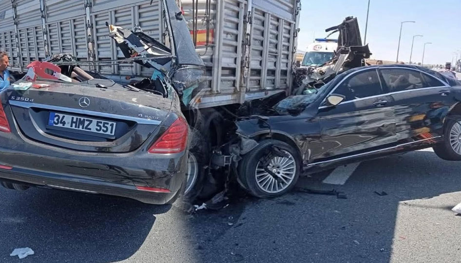 Aksaray’da feci kaza: Otomobil TIR’a çarptı, 2 kişi hayatını kaybetti