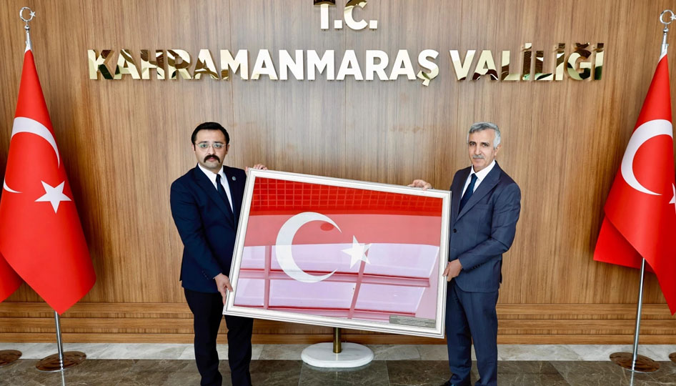Kahramanmaraş'ta Şahbazlı'dan Vali Ünlüer'e anlamlı hediye