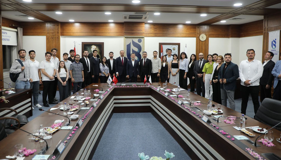 Bakan Yumaklı, ISUBÜ’yü ziyaret etti