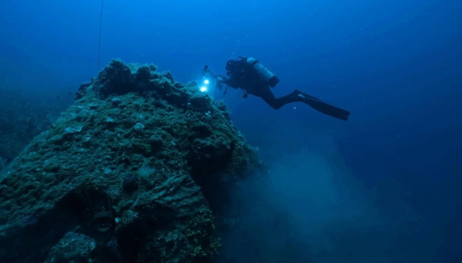 Balıkesir Büyükşehir denizleri hayalet ağlardan arındırıyor