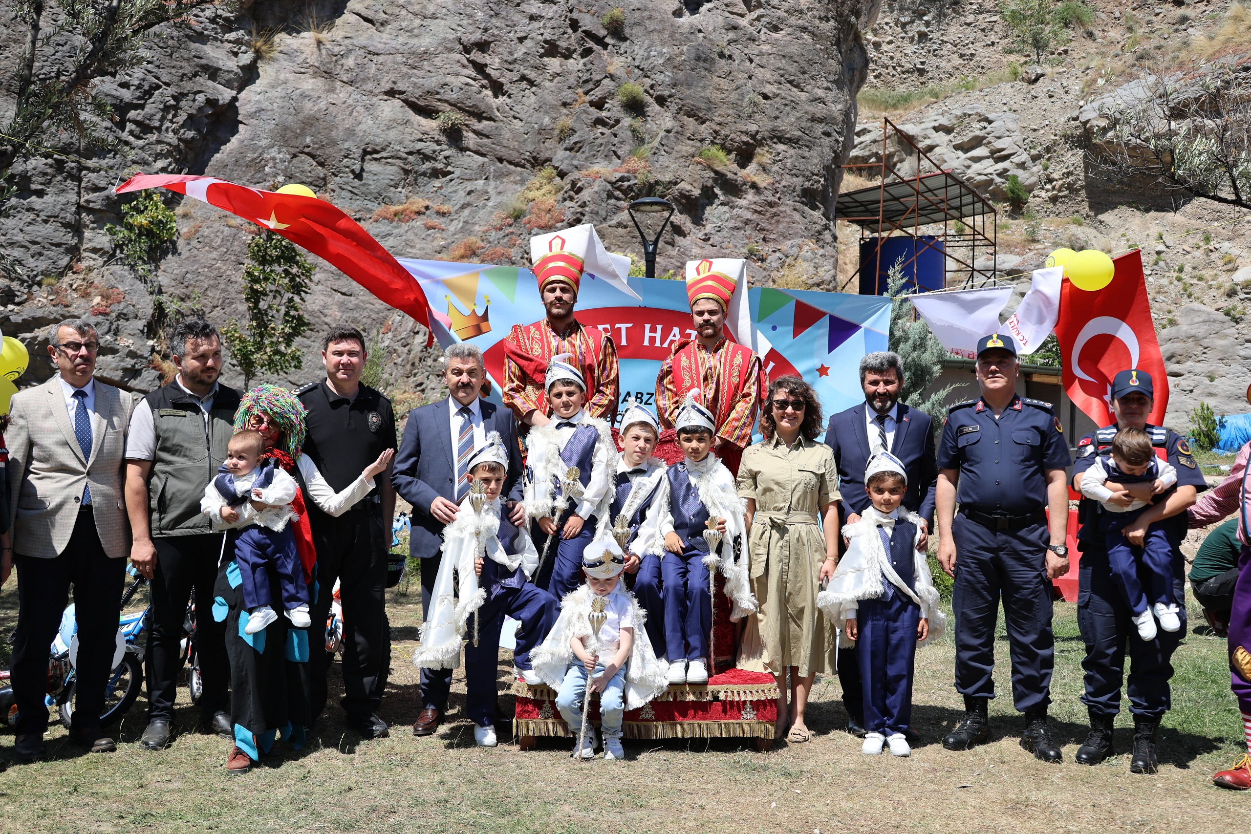 Artvin'de 18 çocuk için toplu sünnet şöleni gerçekleştirildi