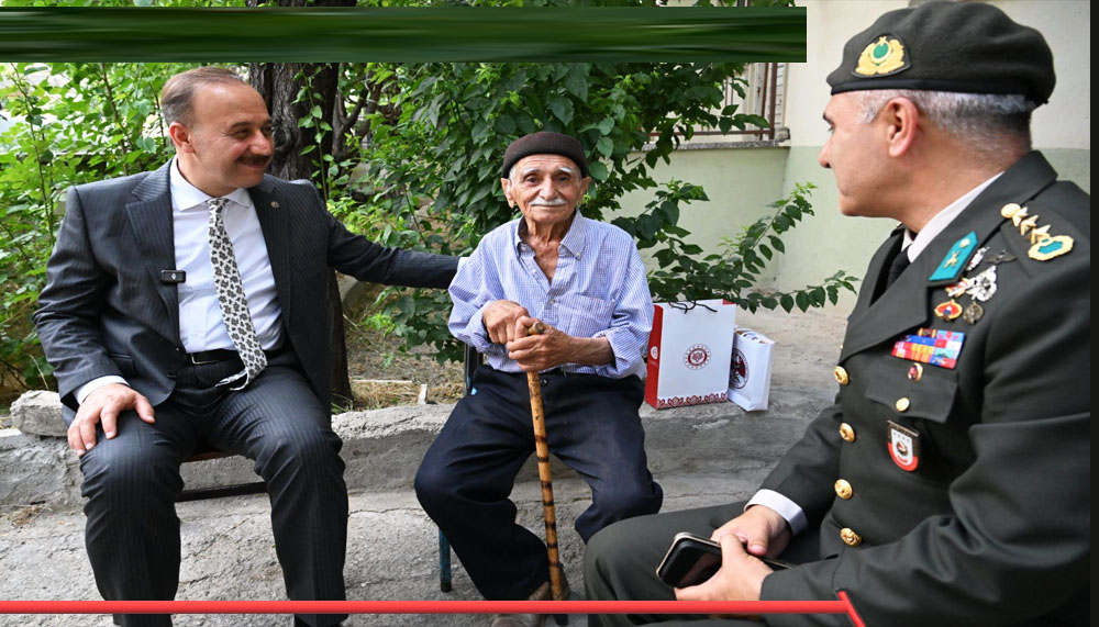 92 yaşındaki Sait Amcadan Mehmetçik’e örnek bağış