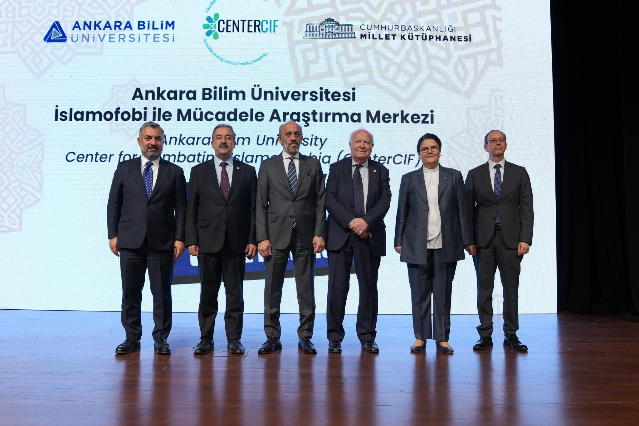Ankara Bilim Üniversitesi "Dünyada Yükselen İslamofobi Tehlikesi" konferansını düzenledi!