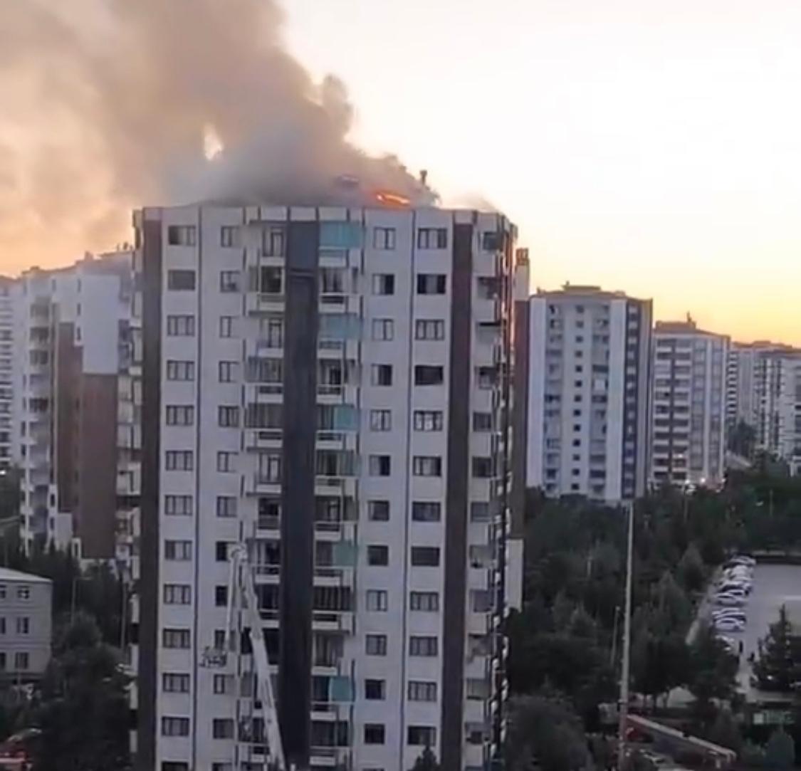 13 Katlı binada korkunç yangın: 3 kişi hayatını kaybetti