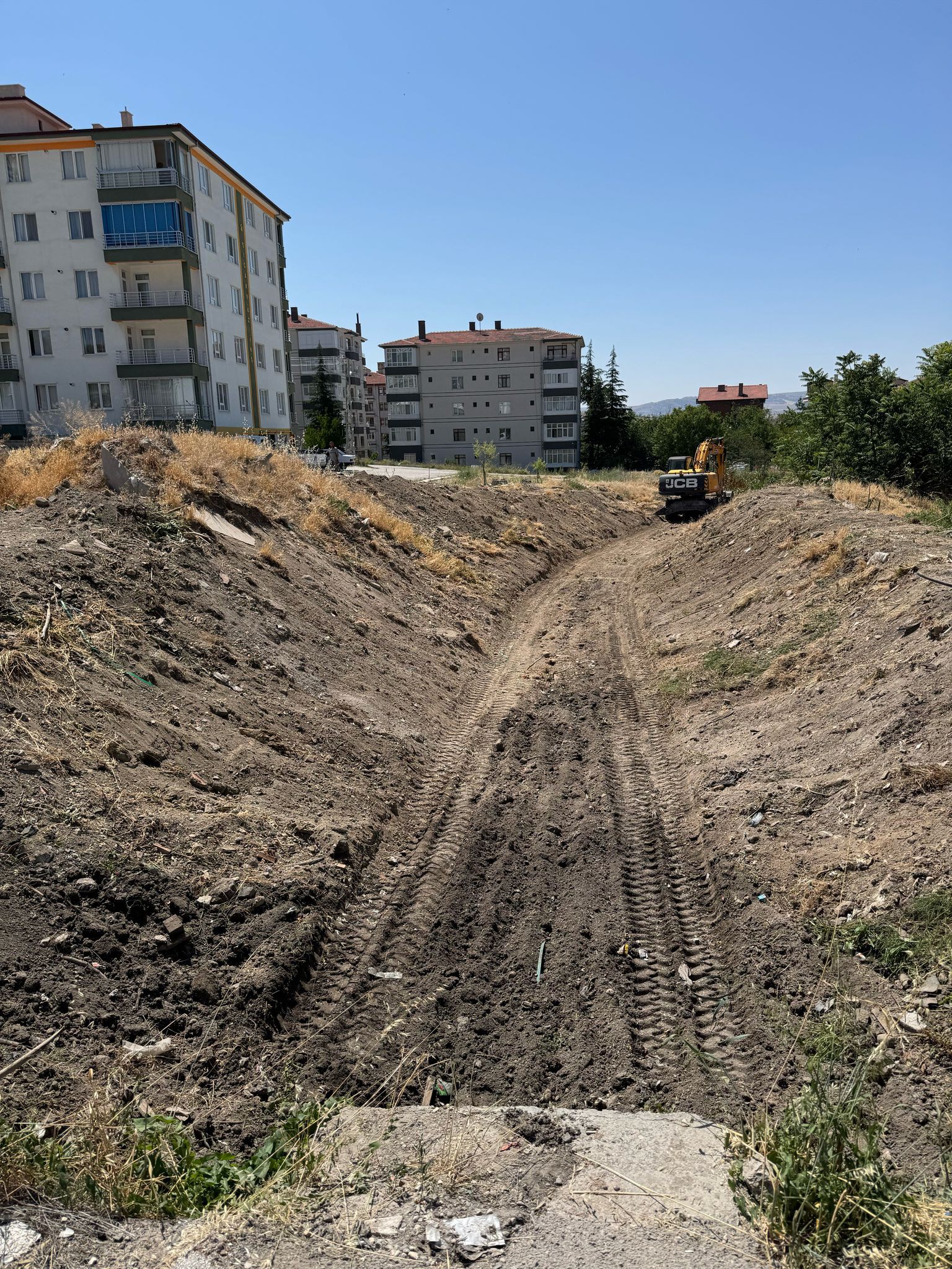Beypazarı Hacıkara Mahallesi’nde taşkın riski taşıyan dere ıslah edildi