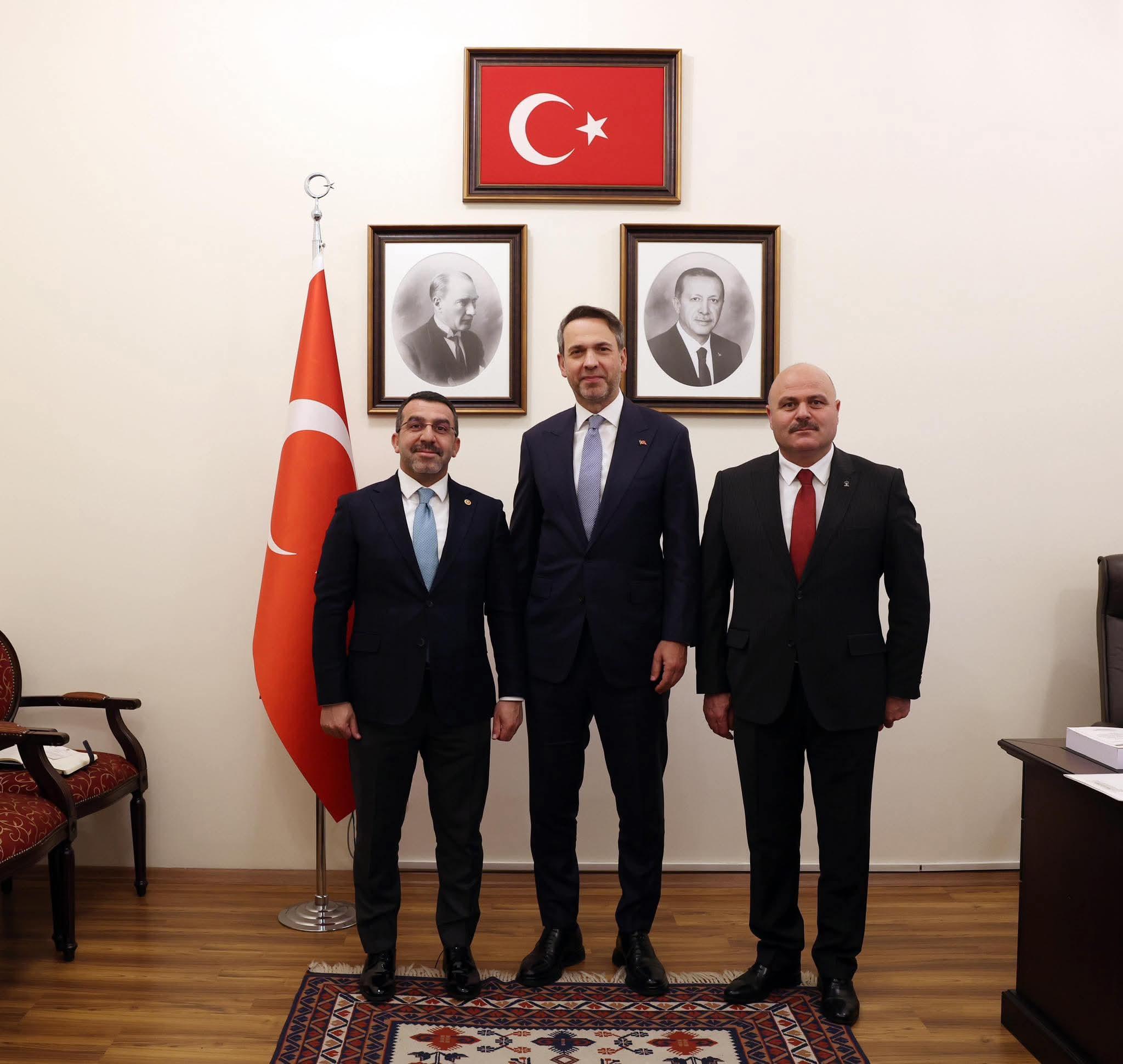 Enerji ve Tabii Kaynaklar Bakanı Alparslan Bayraktar’a Kars Milletvekili Çalkın ve İl Başkanı Sancar'dan ziyaret