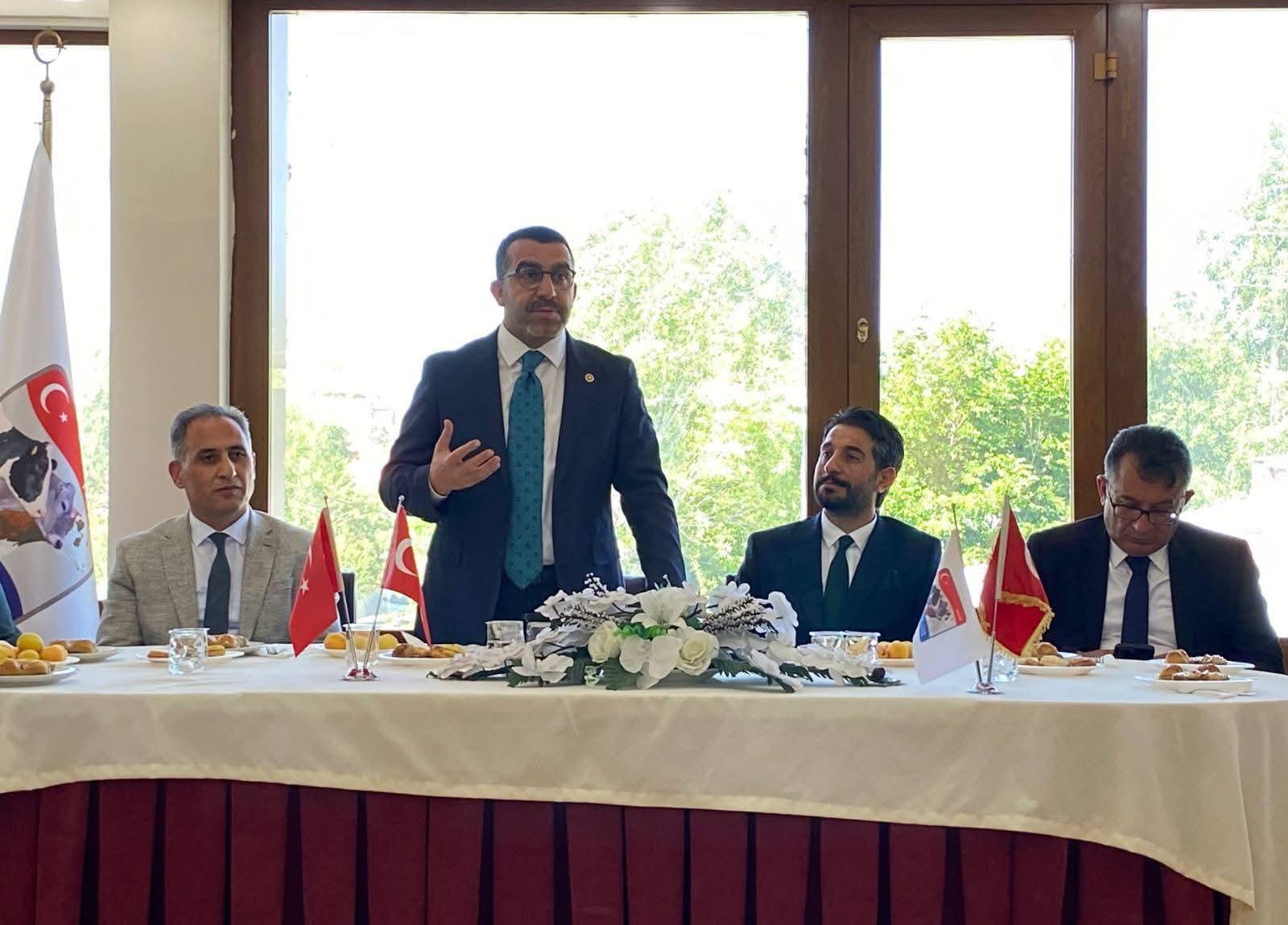 Kars'ta büyükbaş hayvan kimliklendirme çalışmaları değerlendirildi