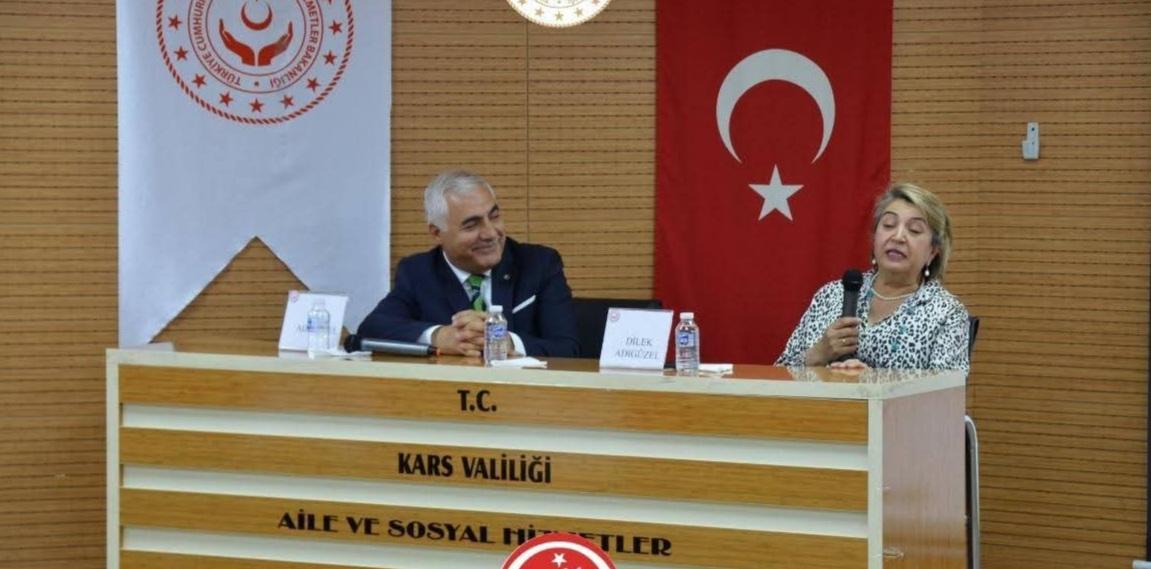 “İlham Veren Evlilik Hikayeleri” söyleşisinde 40 yıllık tecrübe genç çiftlerle buluştu