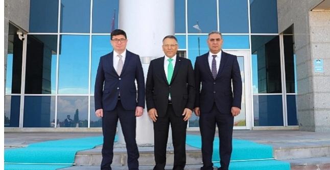 Azerbaycan Kars Başkonsolosu Zamin Aliyev'den Iğdır Üniversitesi rektörüne ziyaret