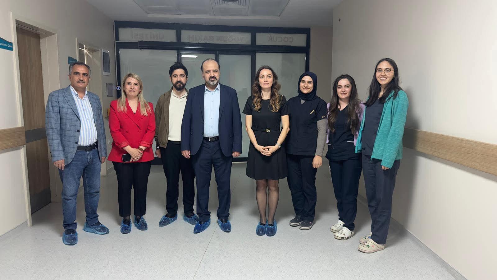 Uzm. Dr. Ece Demirbaş’tan Kars Harakani Devlet Hastanesi’ne bayram ziyareti