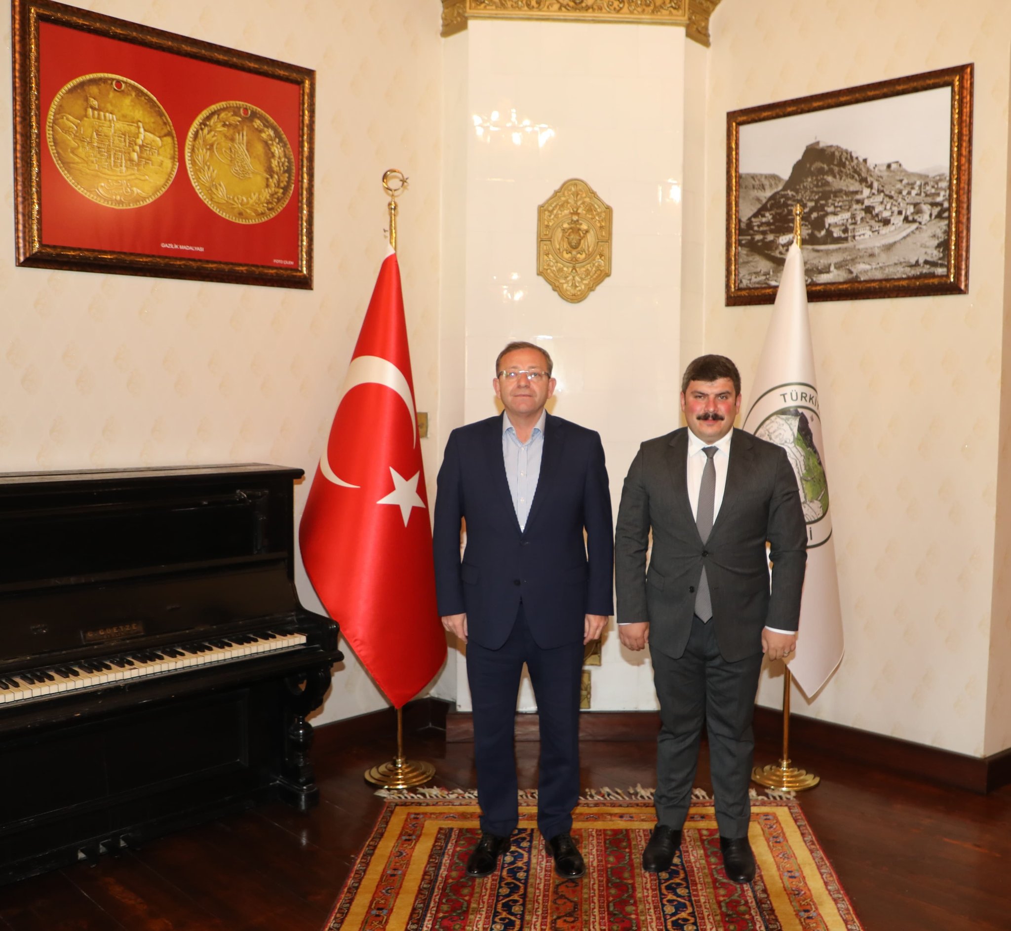 Vali Ziya Polat’tan Vali Yardımcısı Muhammed Enes Çıkrık’a veda ve teşekkür