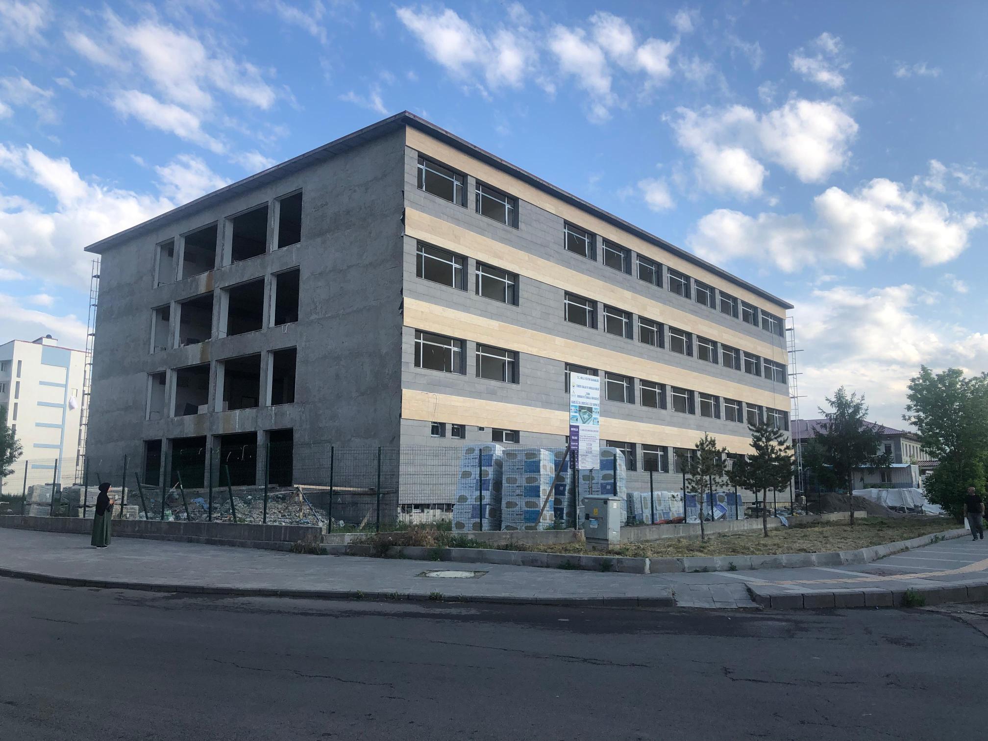 TOBB’un “81 İle 81 Okul” projesi kapsamında Kars’ta 24 derslikli okul inşaatı sürüyor