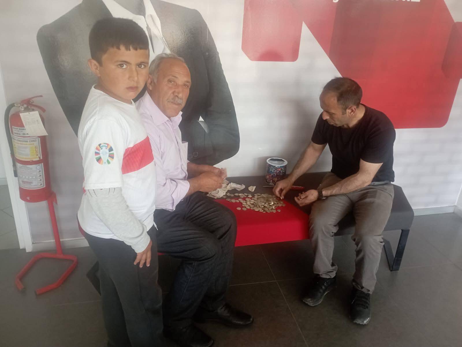 Batıkan Gelekçi'den örnek yardımseverlik!