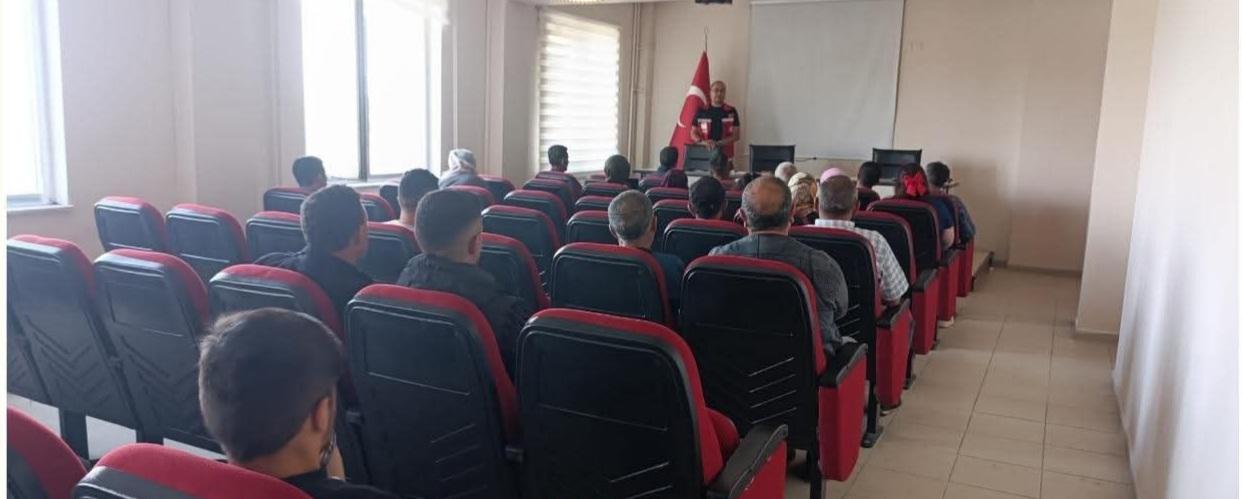 Akyaka’da kadına yönelik şiddet ve zorla evliliklerle mücadele eğitimi verildi