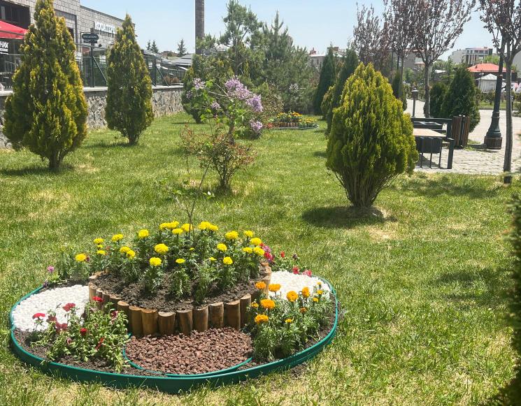 Kars İl Özel İdaresi'nden Bedesten bölgesinde yeni peyzaj çalışmaları