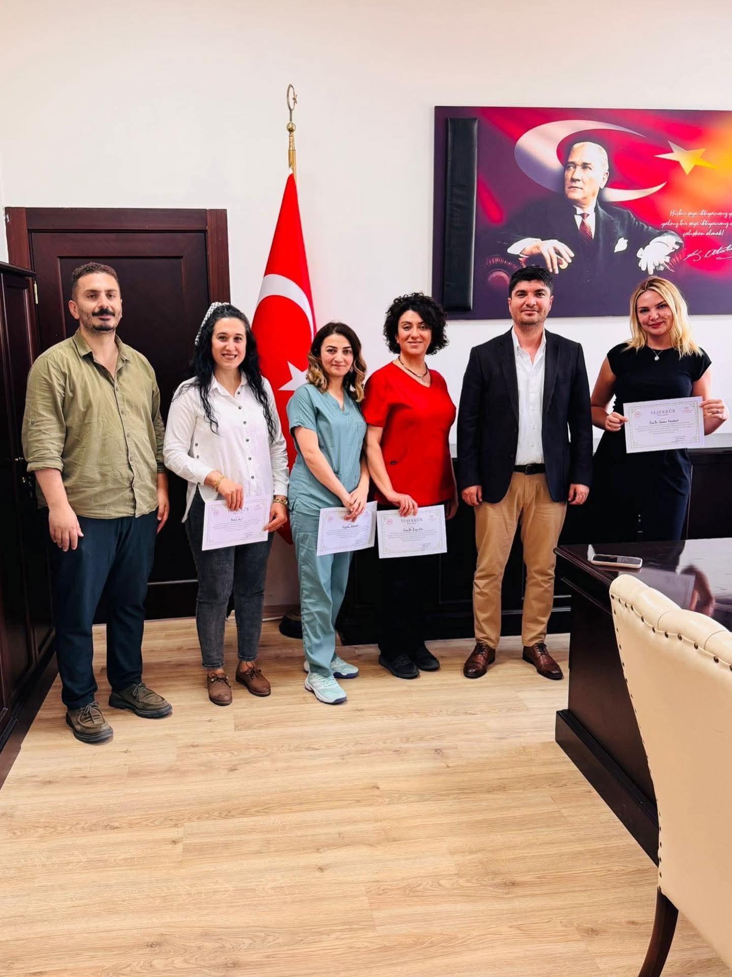 Kars'ta organ bağışına katkı sağlayan sağlık çalışanlarına teşekkür belgesi verildi