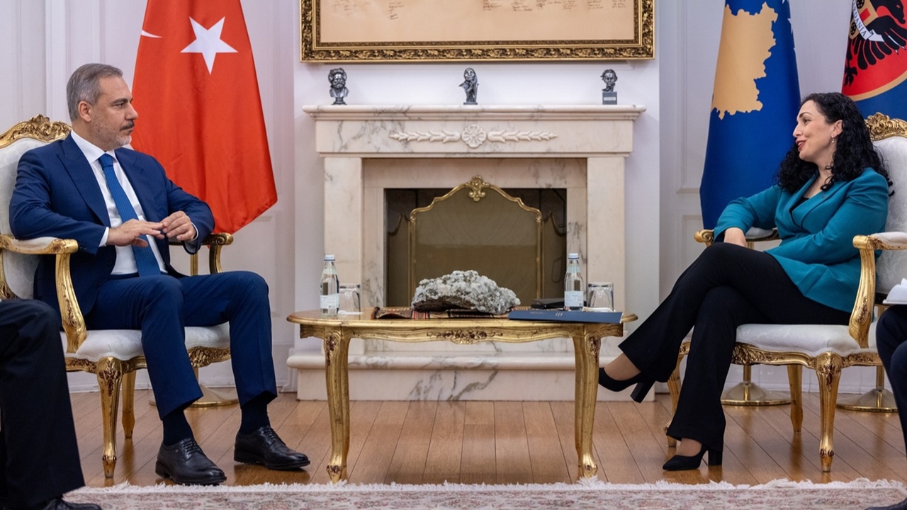 Bakan Fidan, Kosova Cumhurbaşkanı Osmani ile Tiran’da bir araya geldi