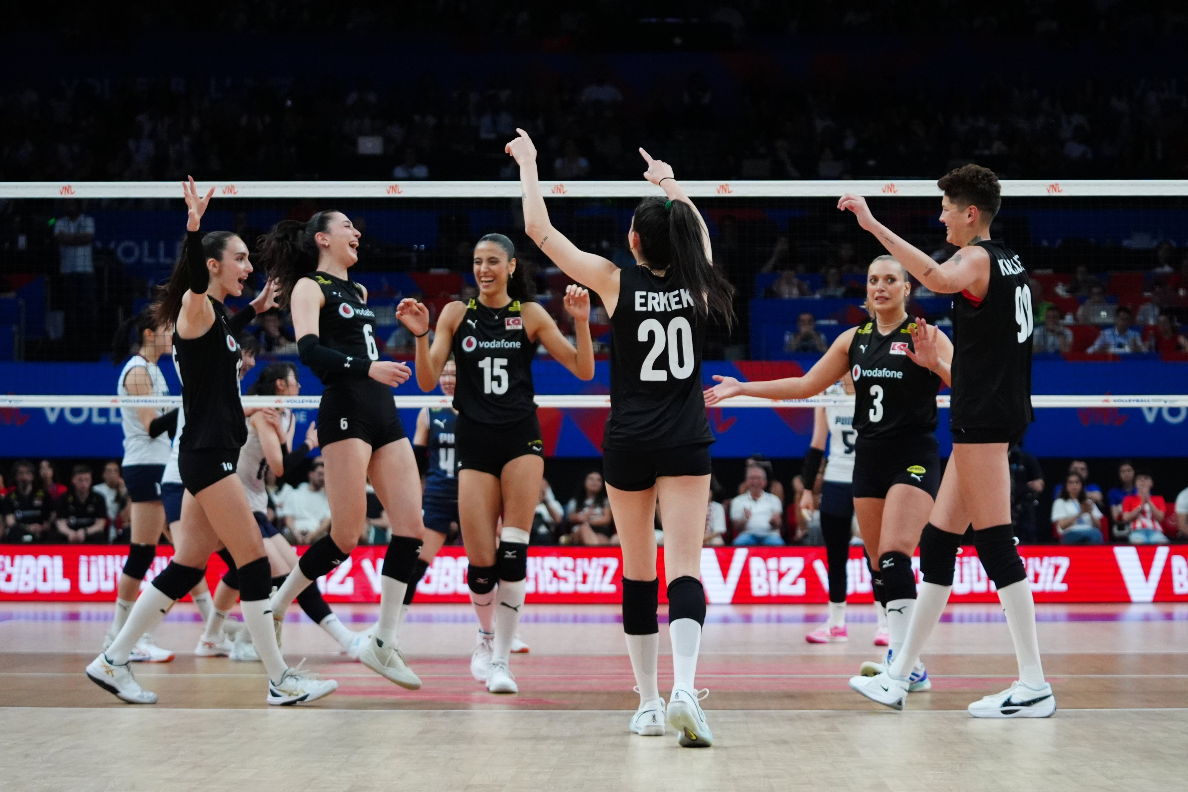 İstanbul'da Filenin Sultanları rüzgarı: Milletler Ligi'ne namağlup devam