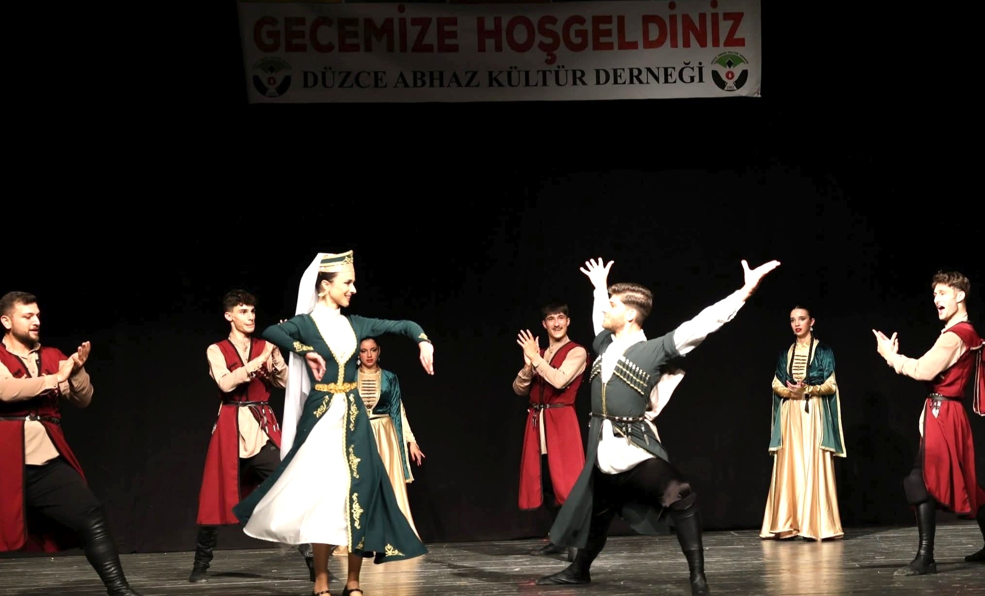 Abhaz Derneği’nin "Kafkas Halk Dansları Gösterisi" büyük alkış aldı
