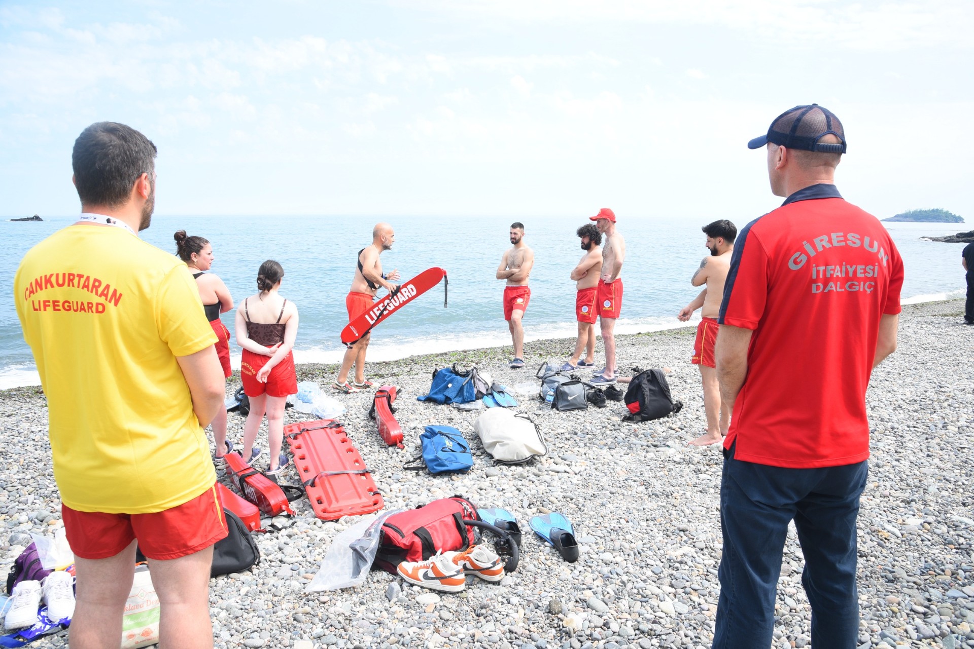 Giresun plajları cankurtaran ekipleriyle güvende