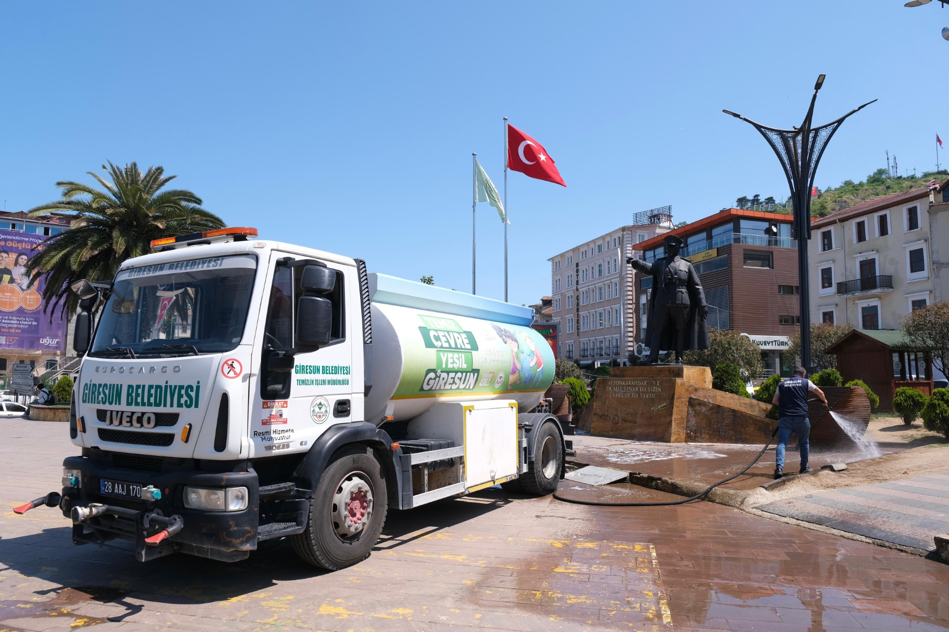 Giresun'un cadde ve sokakları temizleniyor