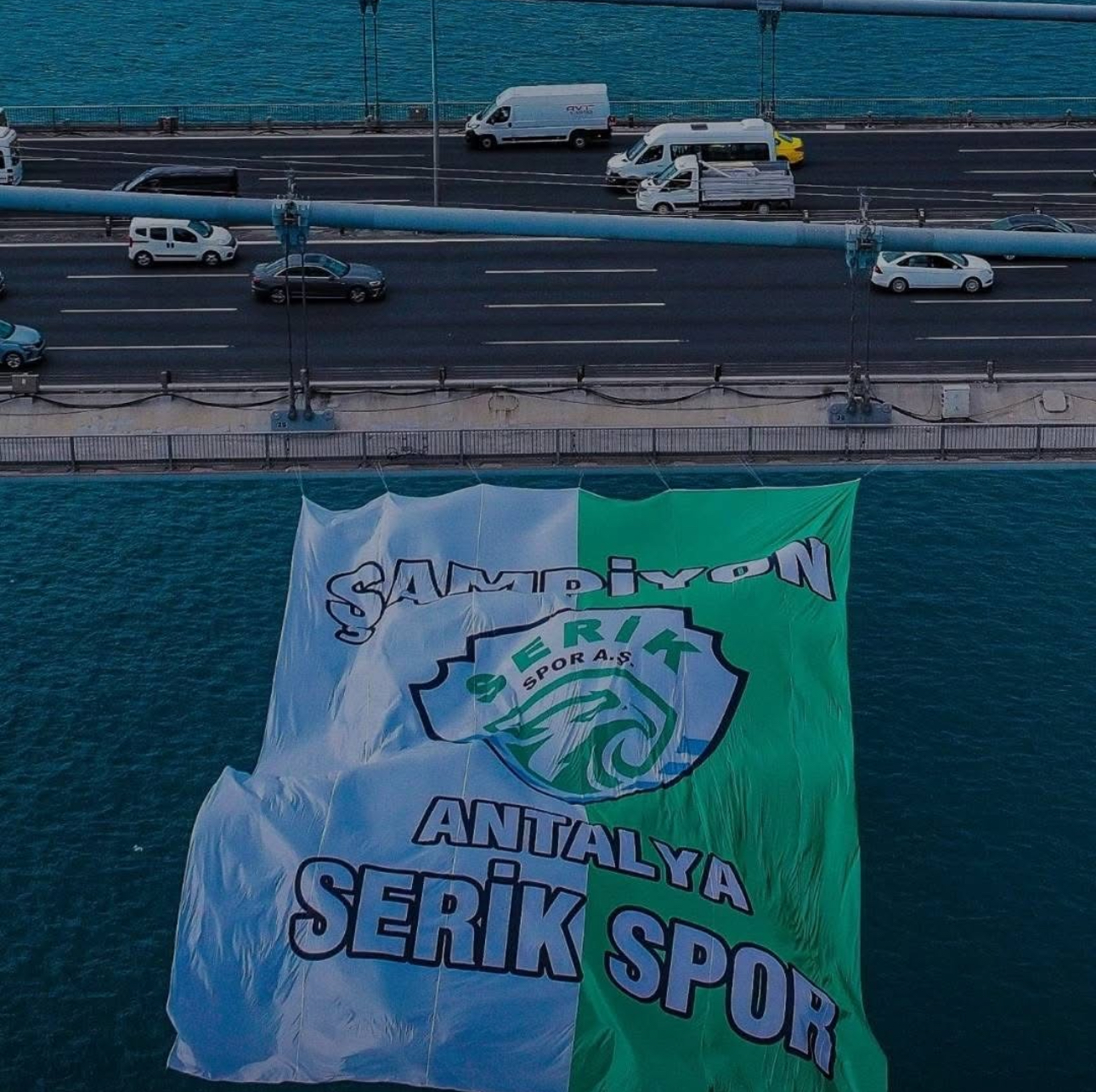 Serikspor’un bayrağı  İstanbul Boğazı’nda dalgalandı!