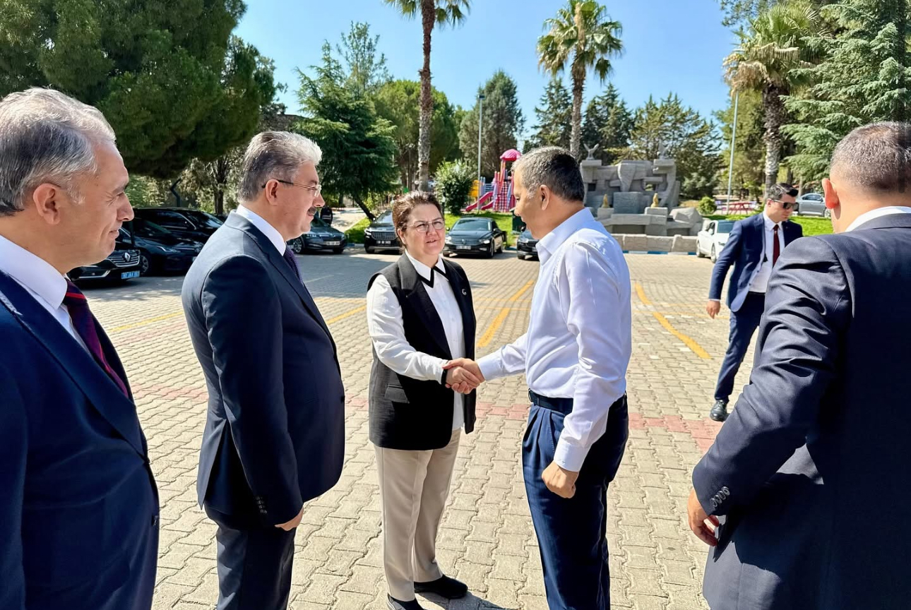 İçişleri Bakanı Ali Yerlikaya Osmaniye’de ziyaretlerde bulundu