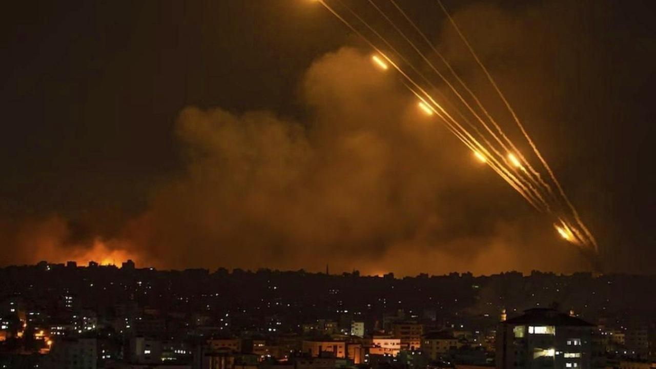 İsrail ordusu Gazze’ye gece boyu 50 hava saldırısı düzenledi