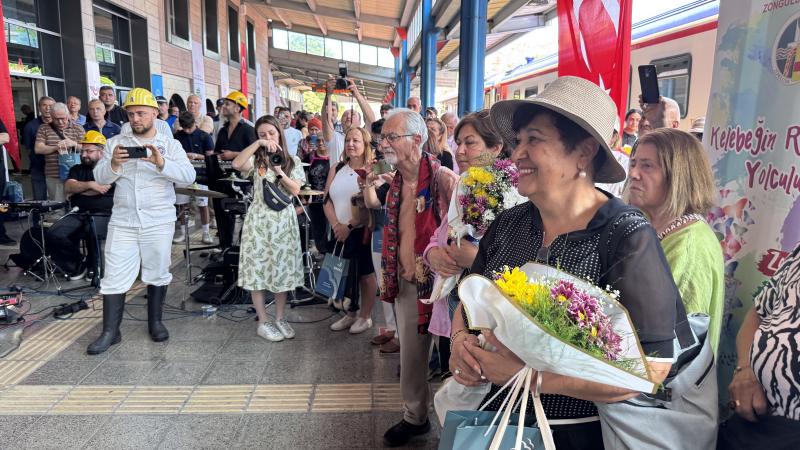 Turistik Karaelmas Ekspresi Zonguldak’ta törenle karşılandı