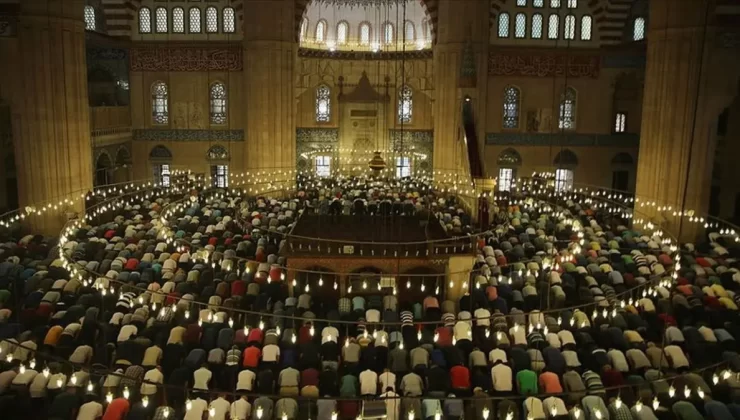 Bayram namazı saat kaçta? 2025 Kurban Bayramı namaz vakitleri