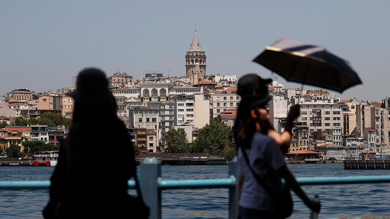 AKOM’dan İstanbul’a sıcak hava uyarısı: 11.00–16.00 arasına dikkat
